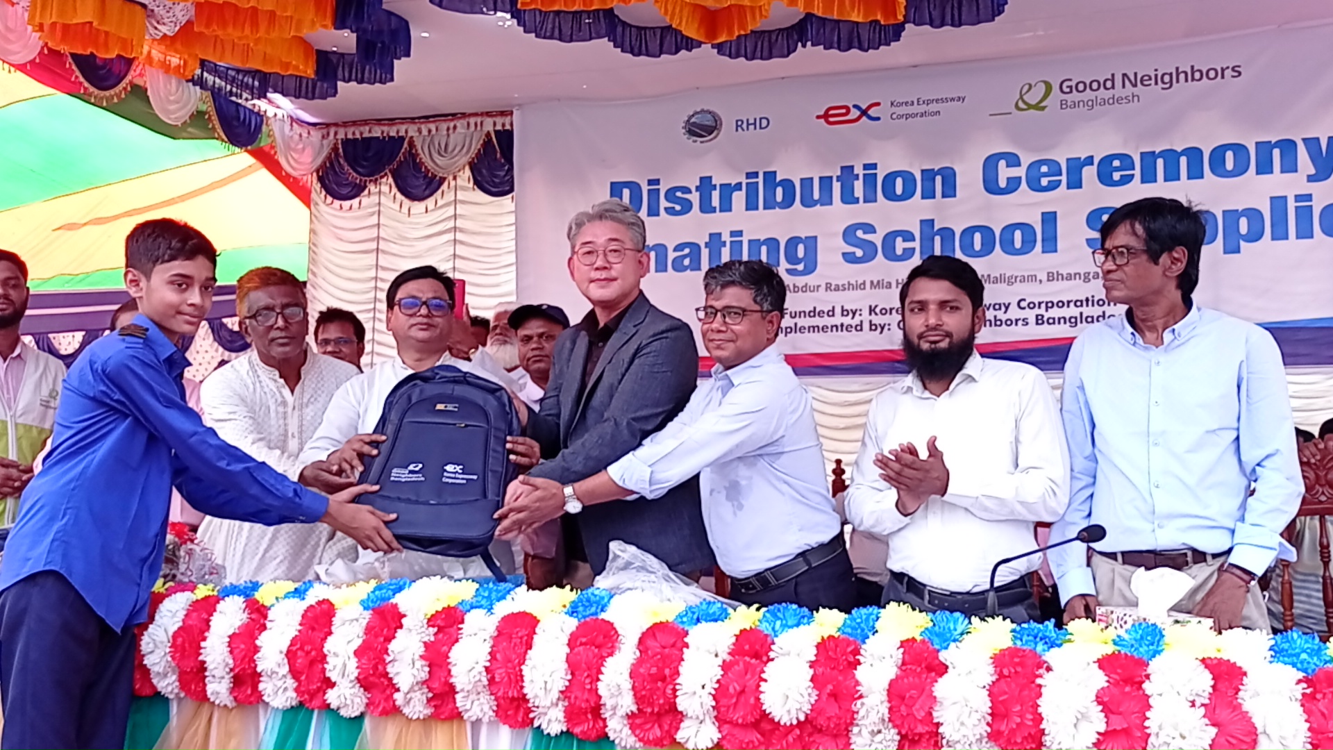 7e13bac1-edab-4145-ab16-82aebd5d31a1