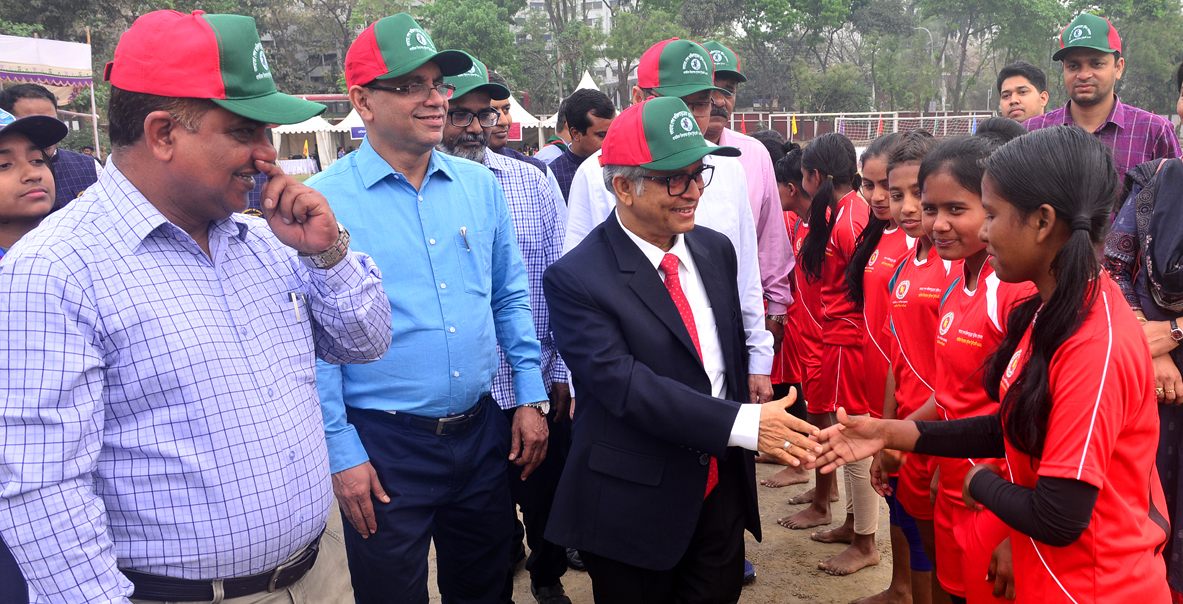 a6bc0ef7-abb6-425d-b118-2682f950cdd5