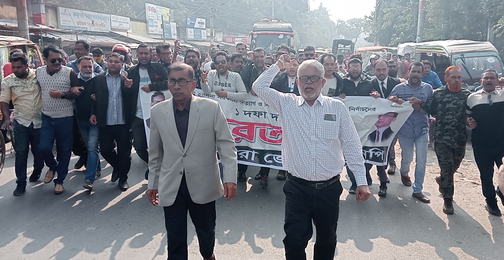 717aef5e-f576-48ef-8b17-eef382eef09f