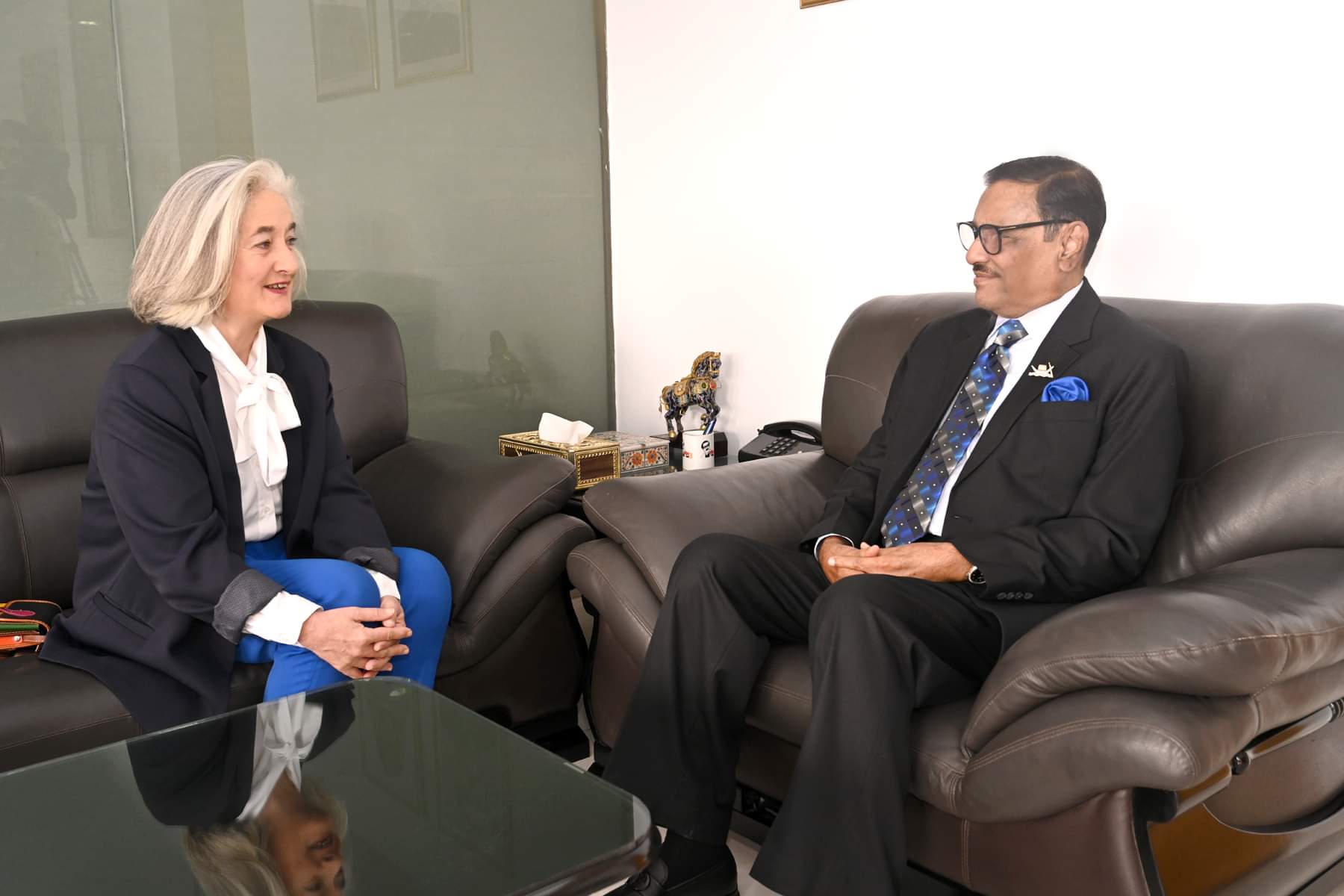 ecaee5eb-653b-406e-8e9a-267abdc9cd1b