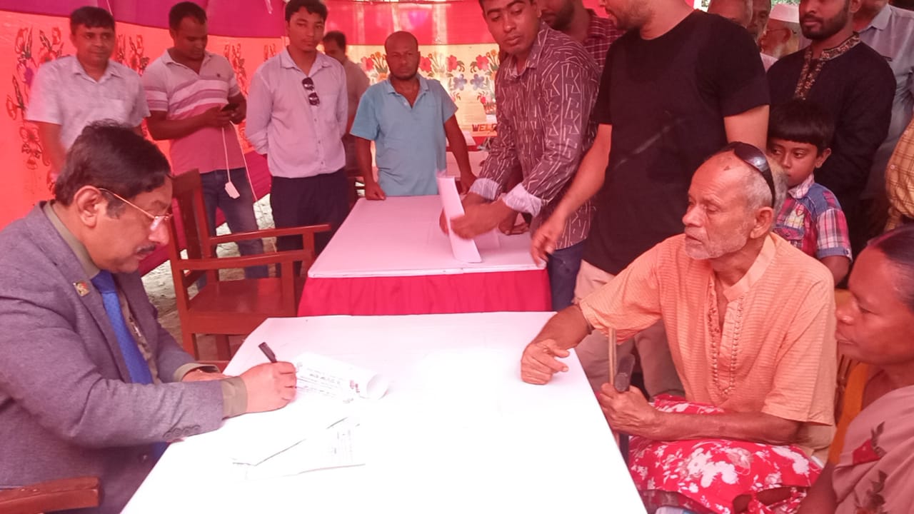 e8bdae12-d7b9-4e76-9881-9094f4c36751