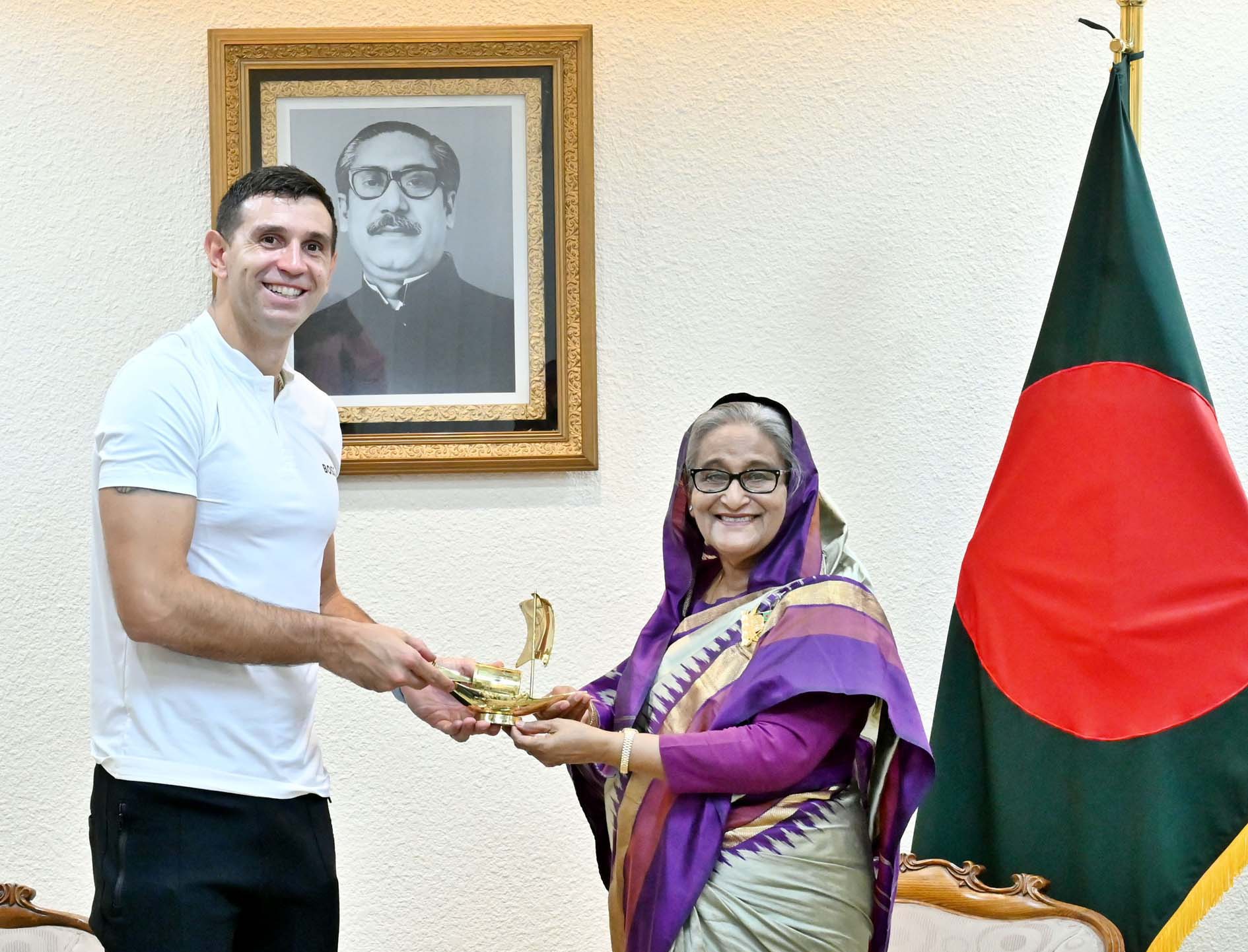 4984bb95-0bed-4063-aaeb-2e866a5692d3