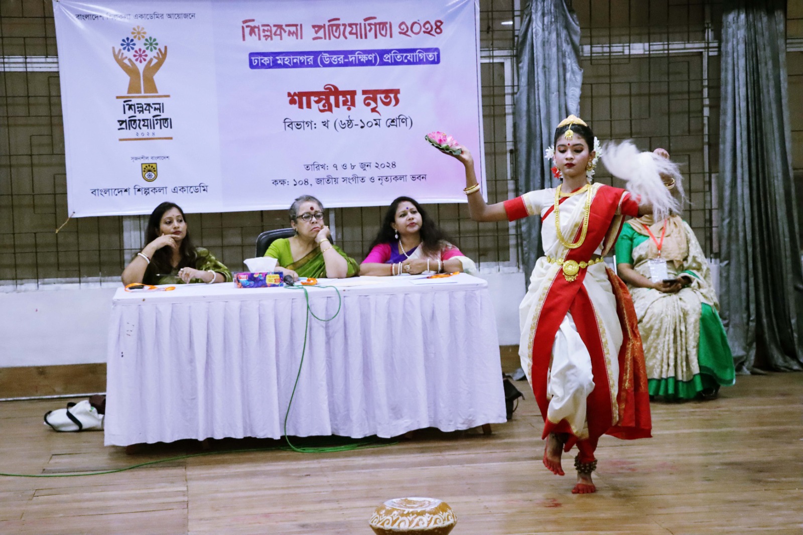 15a74e41-1910-48f3-b8b7-78fa99e2c5aa