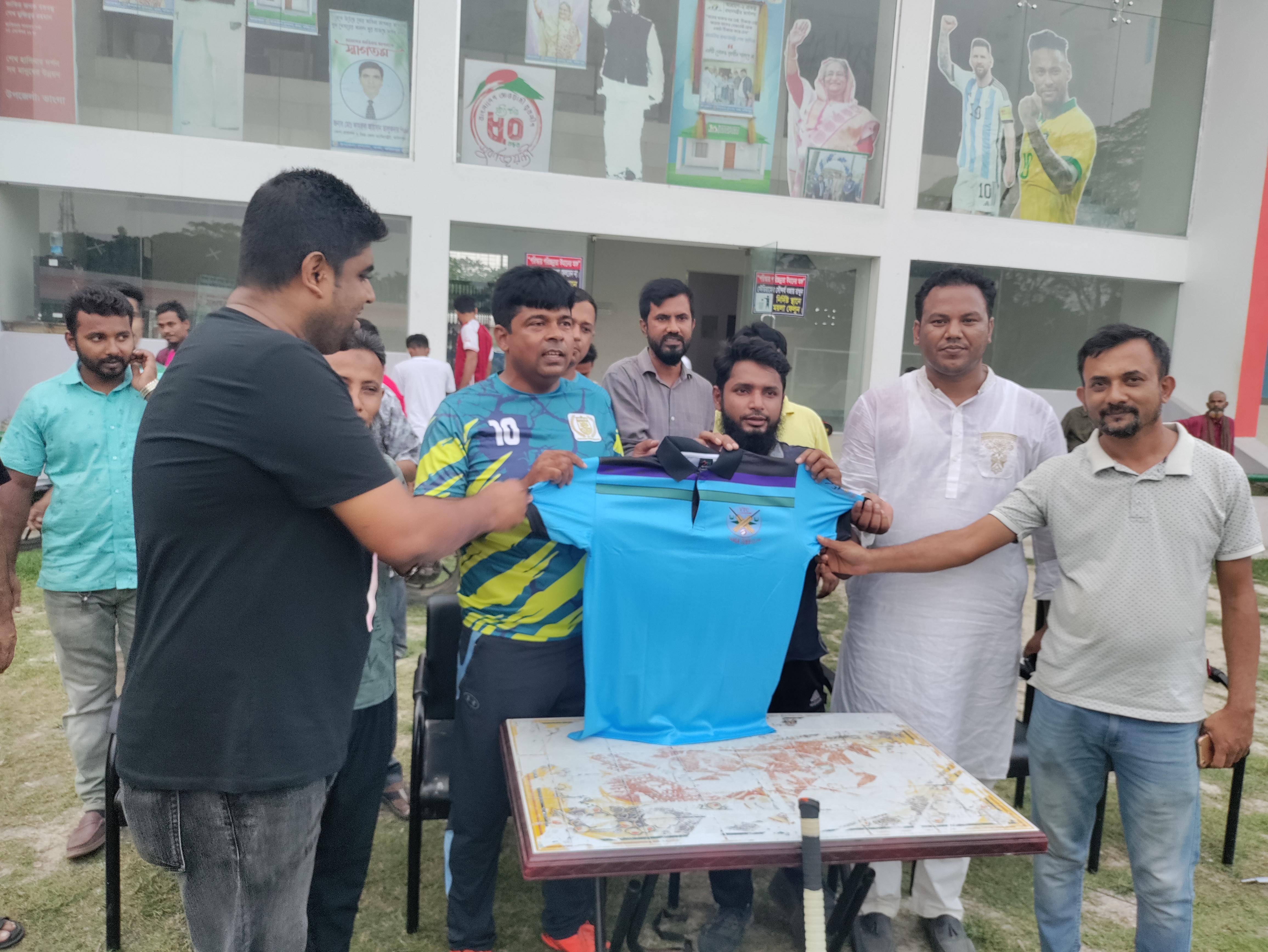 8e96f5cb-62a5-4918-adc2-563a2e9bfd76