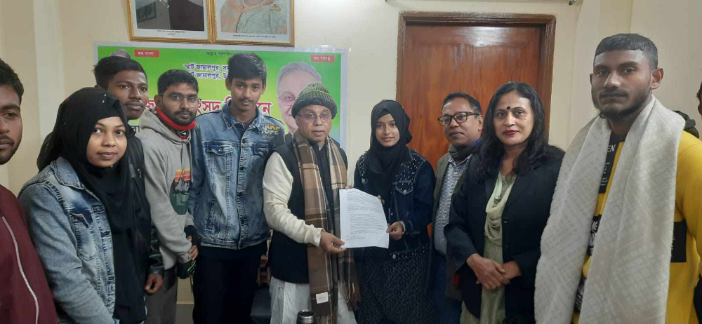 c8a9585f-1583-4889-a02a-973025fdbb46