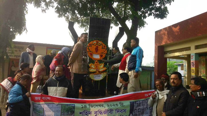 3e70b122-cab5-494f-a988-22223377c20c