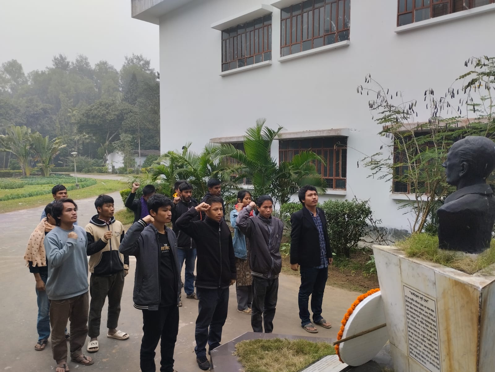 027316db-cce6-4e4e-9d57-a278112d4d64