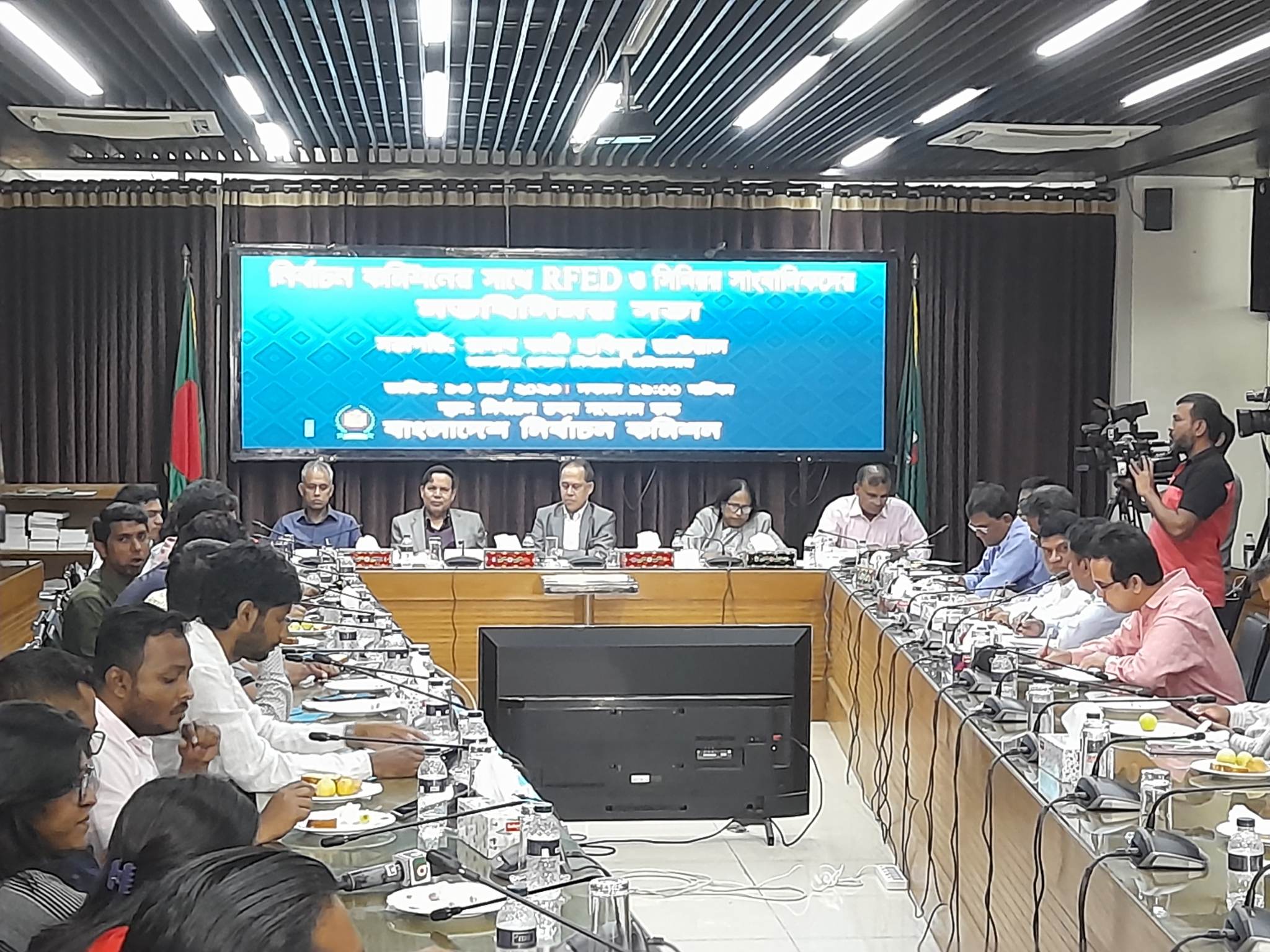 bde23d2e-f612-4f69-944b-138d9a8a29a2