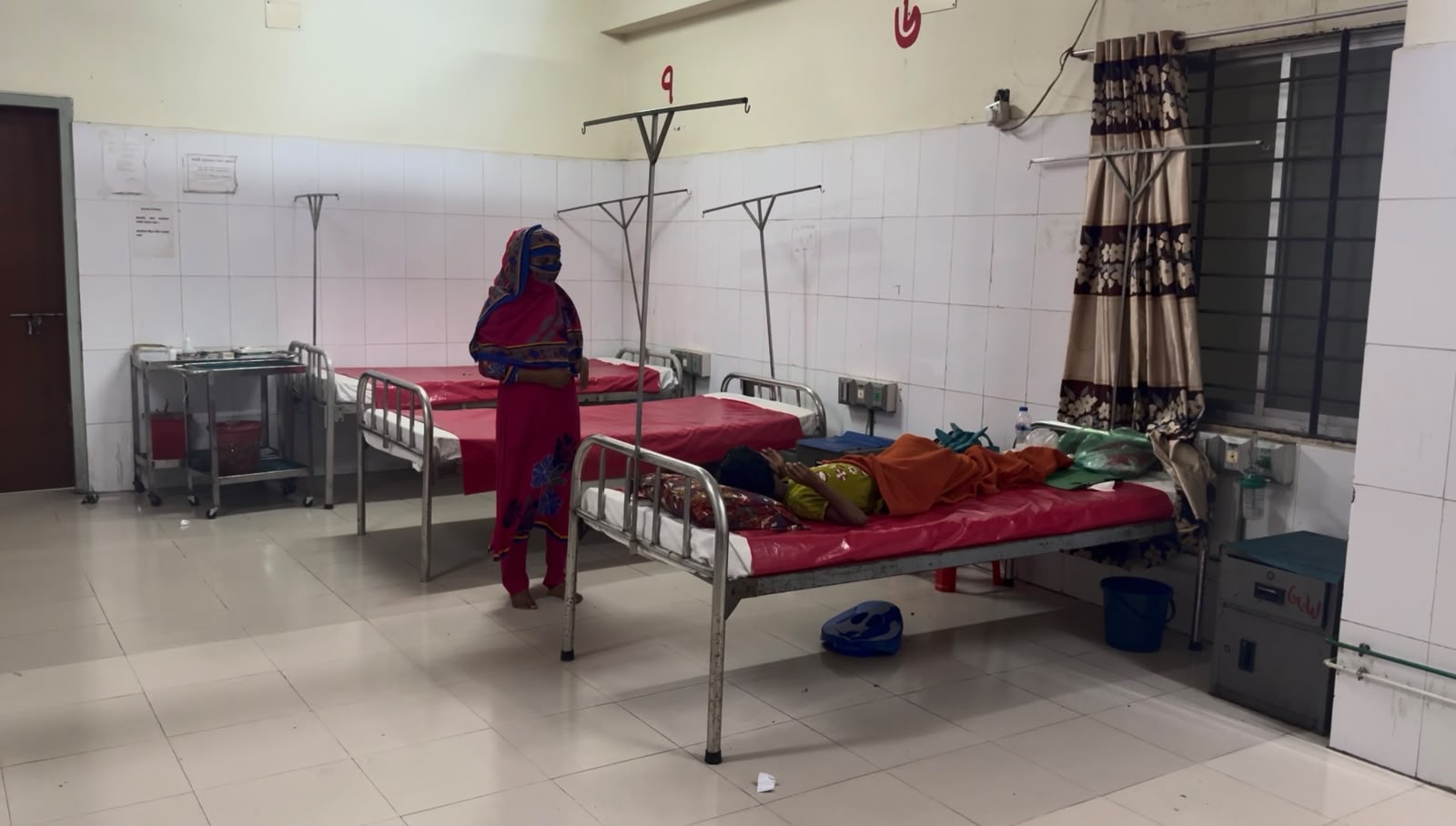 সাতক্ষীরায় দ্বিতীয় শ্রেণীর ছাত্রীকে ধর্ষণ, তথ্য সংগ্রহে সাংবাদিকদের বাধা