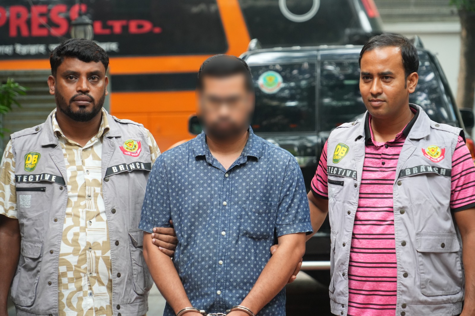 আওয়ামী লীগের সাবেক ভূমিমন্ত্রী ও সাবেক এমপির ফেসবুক পেজের এডমিন গ্রেফতার