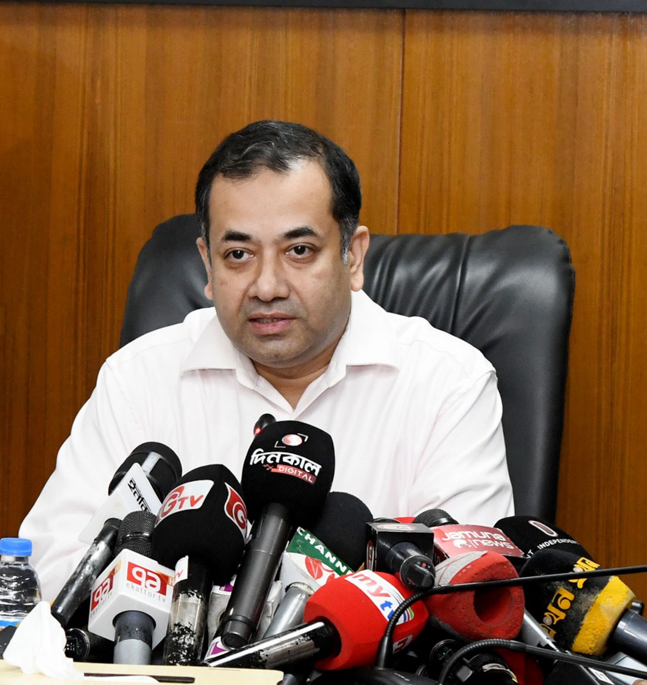 গণমাধ্যমকে নিয়ন্ত্রণ করতে চায় না সরকার: তথ্য প্রতিমন্ত্রী