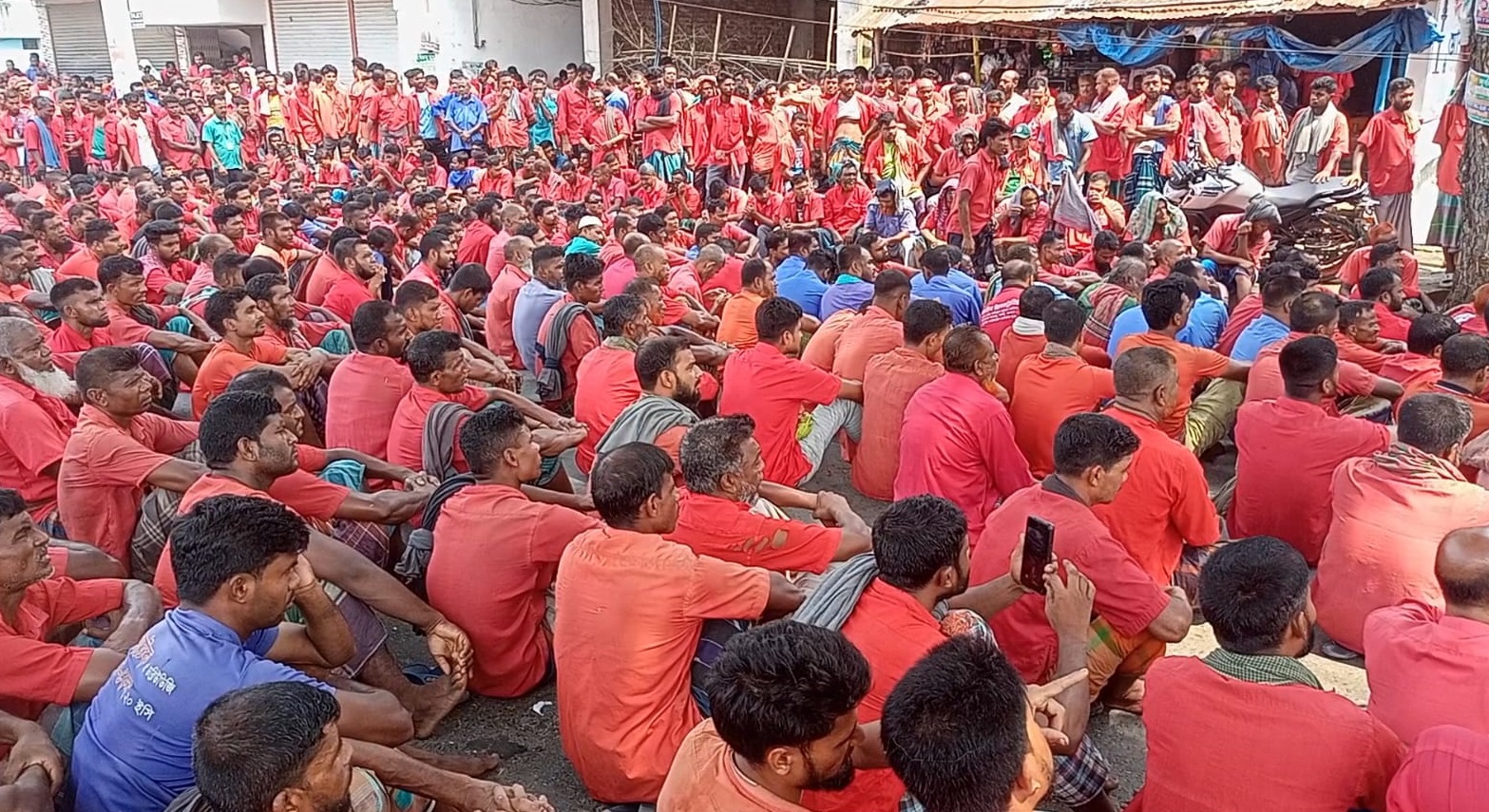বেনাপোল বন্দরে শ্রমিকদের কর্মবিরতি