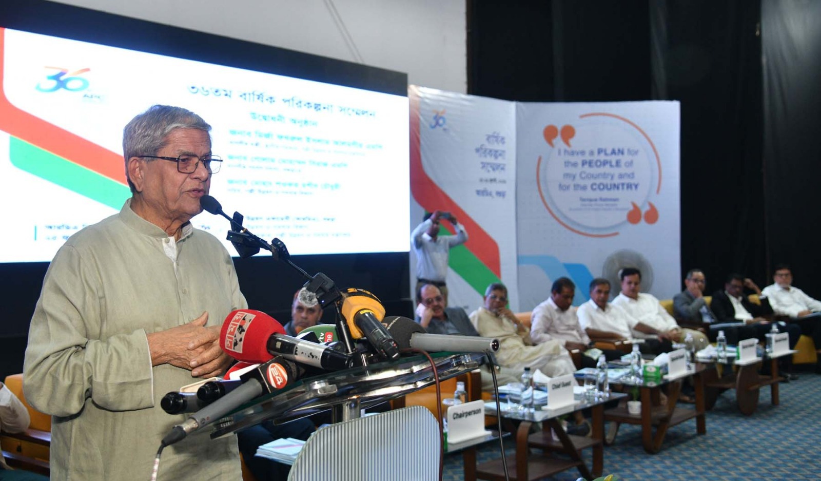 রাজনৈতিক বিতর্ক নয়, গবেষণা ও উদ্ভাবনে গুরুত্ব দিতে হবে: মির্জা ফখরুল