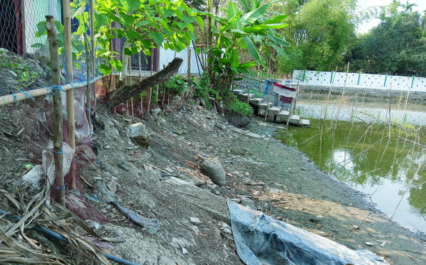 পুকুর পাড়ে রিটেইনিং ওয়াল চাই