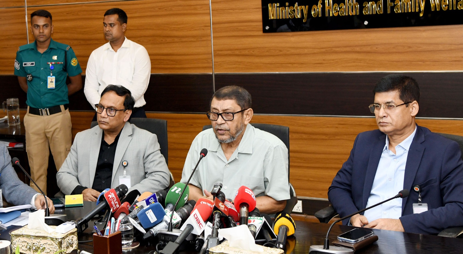 ক্যান্সার চিকিৎসাসেবা সম্প্রসারণে দেশে আসছে ১৭ রেডিওথেরাপি মেশিন : স্বাস্থ্যমন্ত্রী
