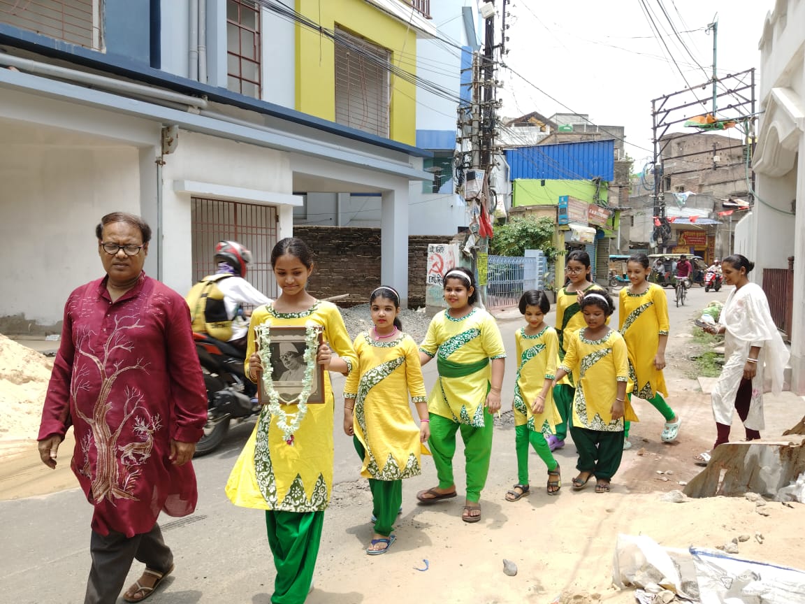 নজরুলের আলোয় আলোকিত বাংলা: ১২৮ তম জন্মদিন পালন করল ছন্দম