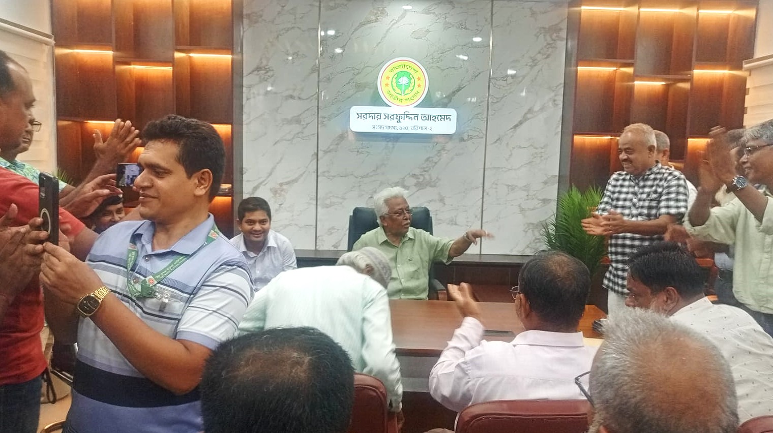 উজিরপুরে সংসদ সদস্য এস সরফুদ্দিন আহমেদ সান্টুর কার্যালয় উদ্বোধন