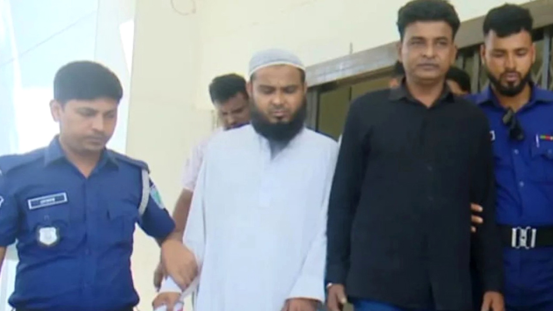 হবিগঞ্জে শিক্ষার্থীকে যৌন নিপীড়নের অভিযোগে মাদরাসা শিক্ষক গ্রেপ্তার