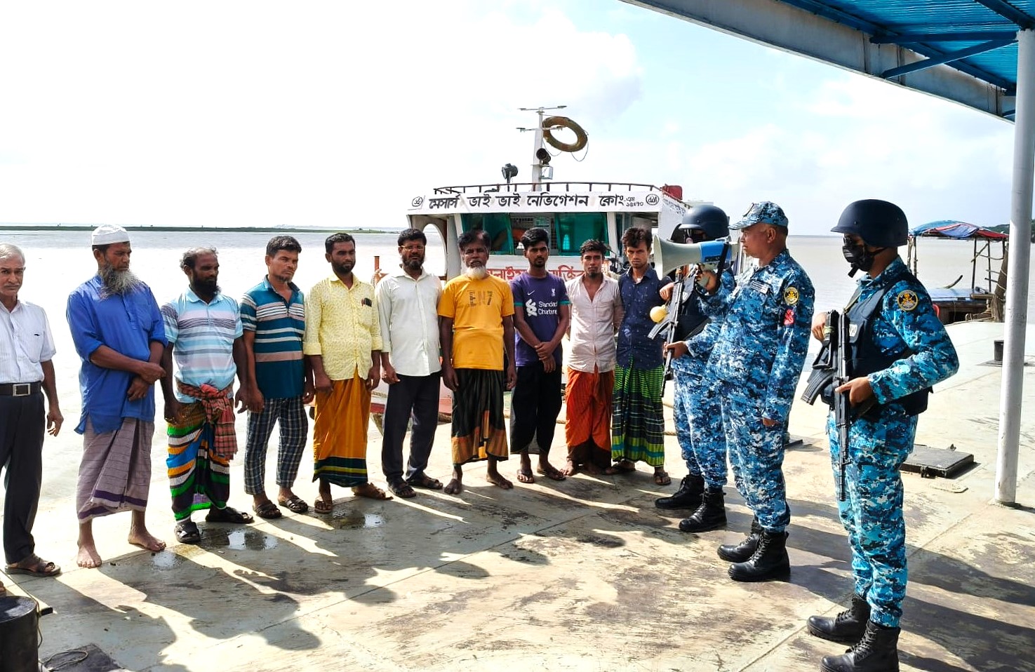 বৈরী আবহাওয়ায় সমুদ্রে যেতে নিষেধ করে কোস্ট গার্ডের সতর্কবার্তা