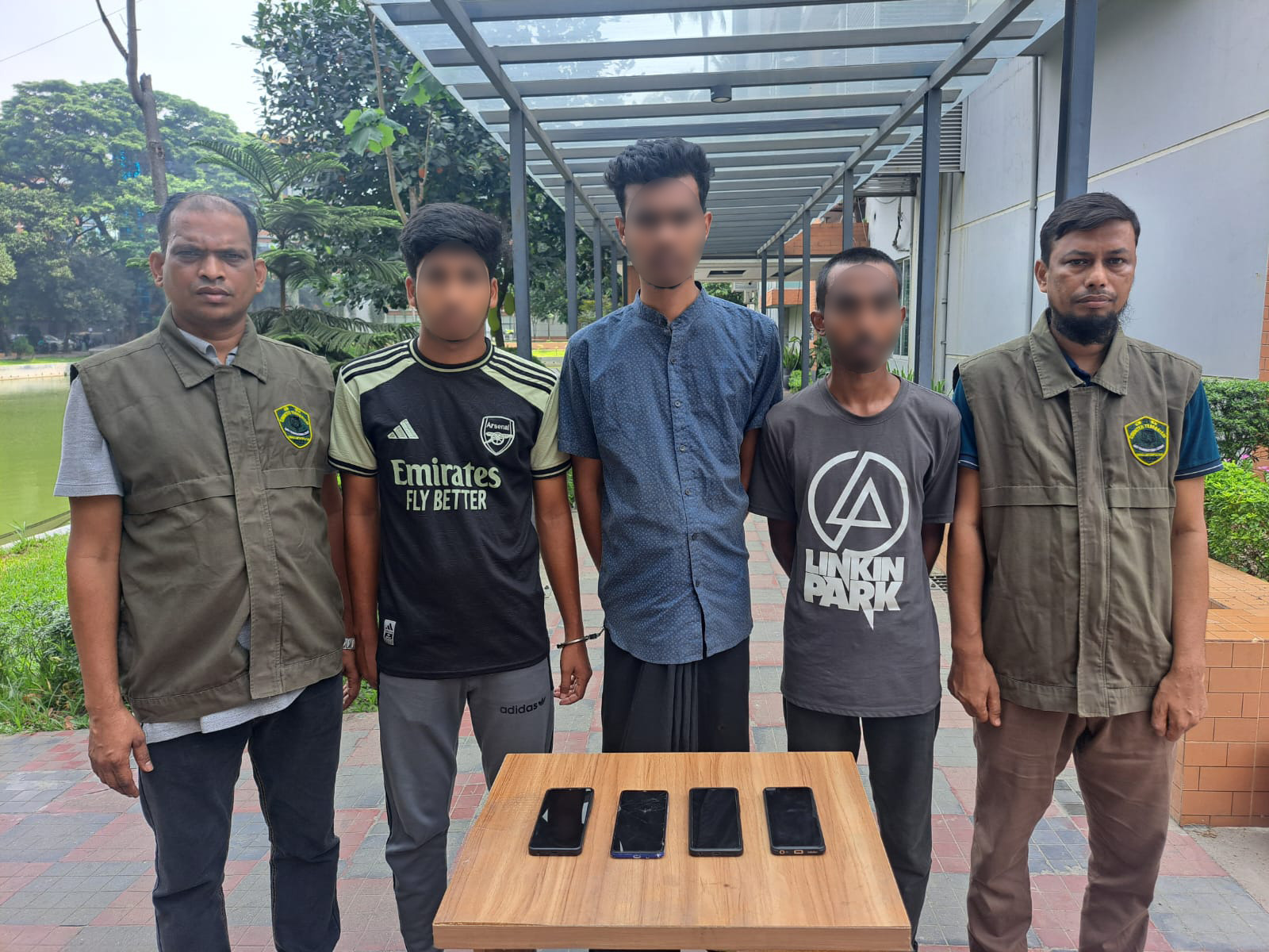 এসএসসি-২০২৬ প্রশ্নফাঁসের নামে প্রতারণা, চারজন গ্রেফতার