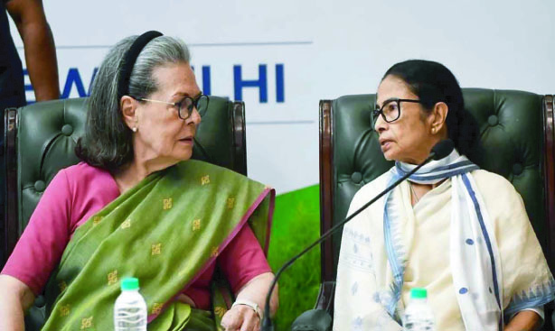 সোনিয়ার সঙ্গে মমতার বৈঠক, কংগ্রেসে ফেরার জল্পনায় তুঙ্গে তৃণমূল