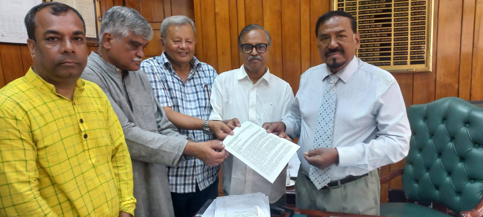 অসম বাণিজ্য চুক্তি বাতিলের দাবিতে সংসদ অভিমুখে বিক্ষোভ,  স্মারকলিপি প্রদান