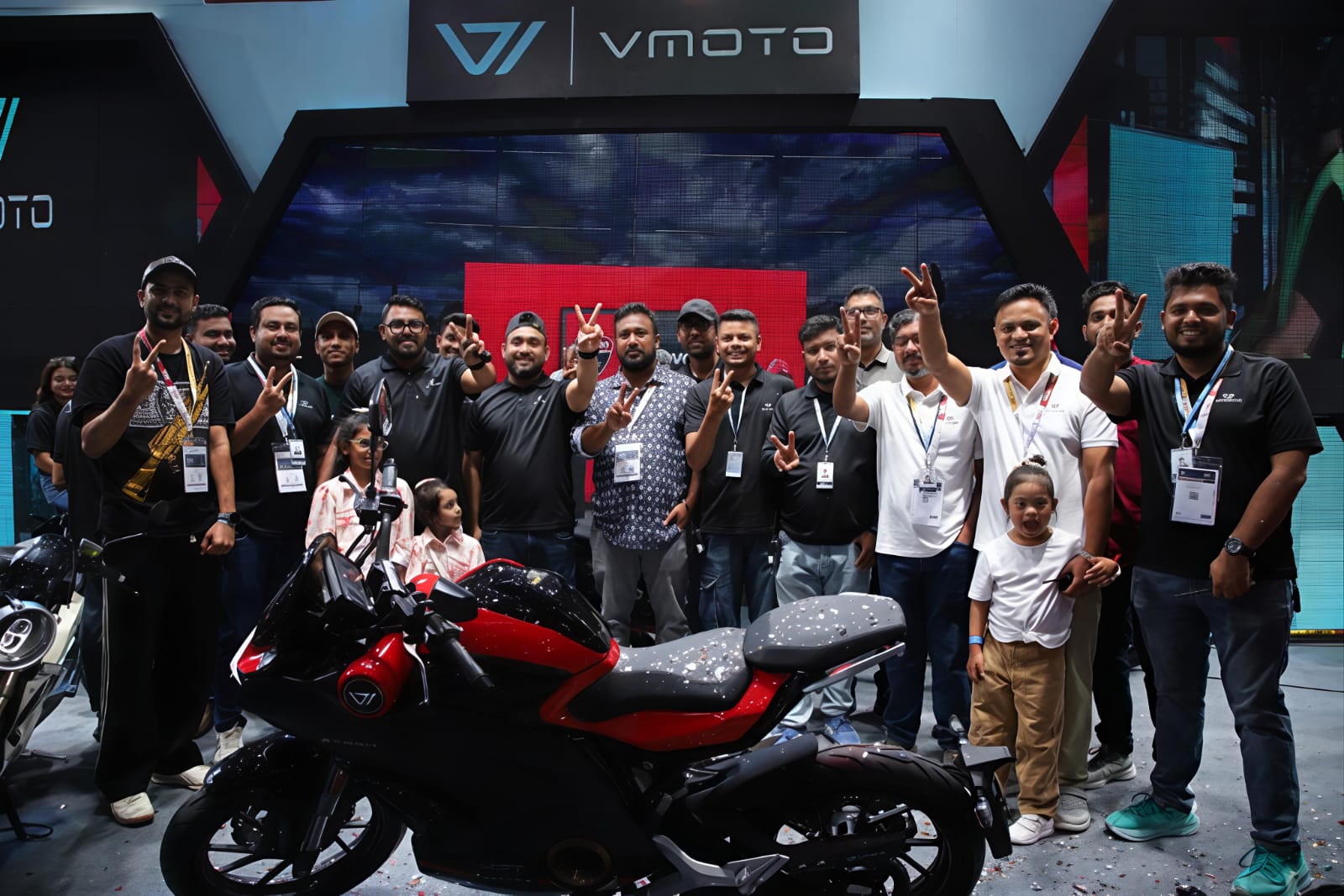 দেশের বাজারে যাত্রা শুরু করল ইলেকট্রিক মোটরবাইক 'ভি মটো'