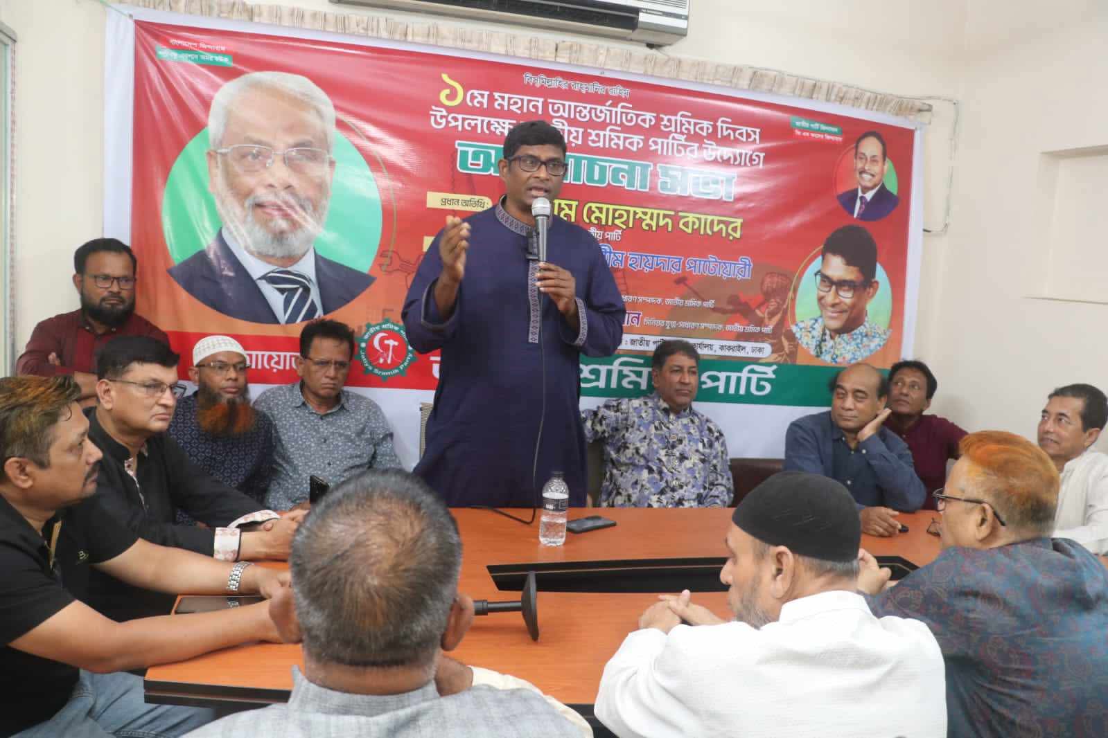শ্রমিকদের নূন্যতম মজুরি ৩০০ ডলারের সমমান হওয়া উচিত: ব্যারিস্টার শামীম পাটোয়ারী