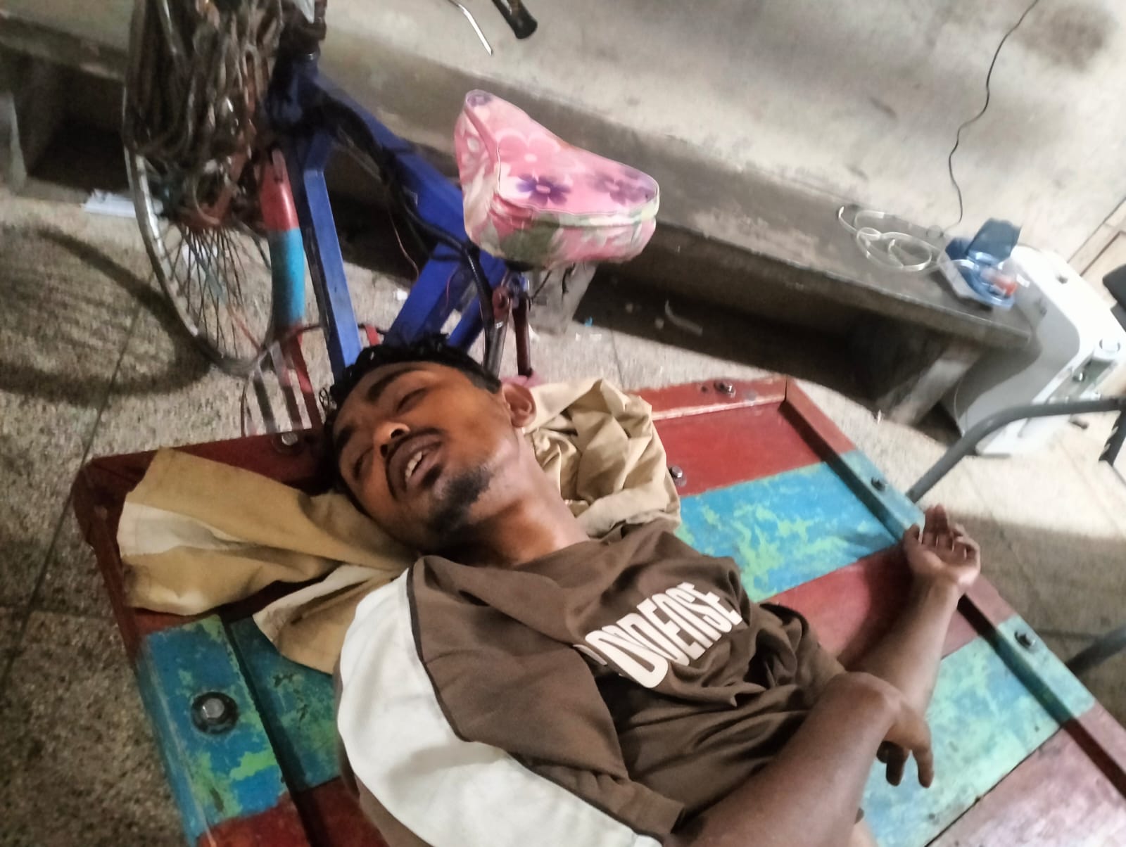 ছিনতাইকারীদের কবলে বিক্রয় প্রতিনিধি, সর্বস্ব লুট