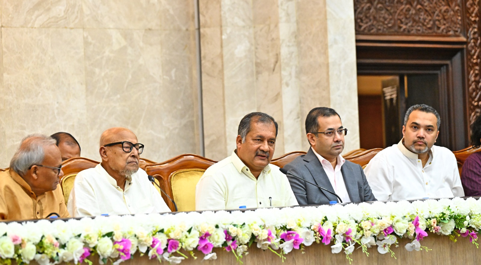 সরকারের ১৮০ দিনের সালতামামি: ধ্বংসস্তূপ থেকে পরিকল্পিত পুনর্গঠনের পথে বাংলাদেশ