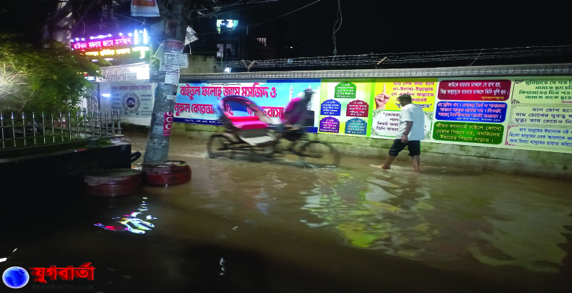 তীব্র গরমের পর রাজধানীতে স্বস্তির বৃষ্টি