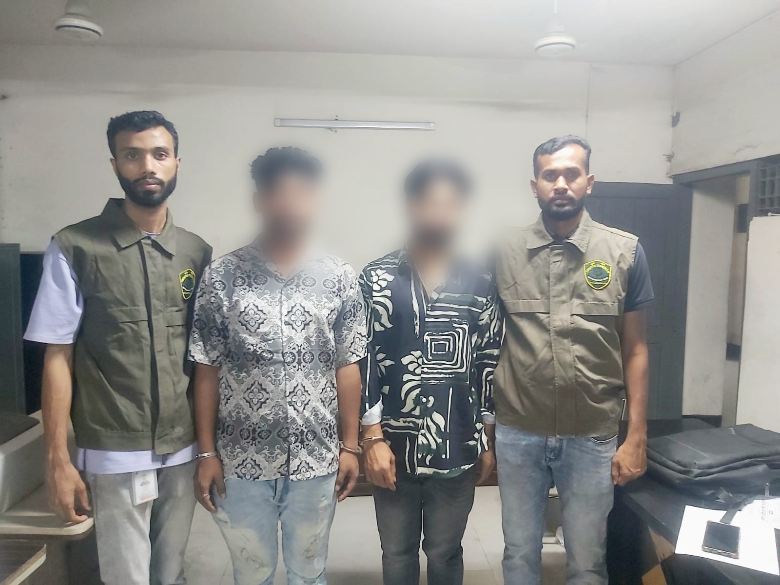 মোহাম্মদপুরে ছিনতাইয়ের ঘটনায় দুই ছিনতাইকারীকে গ্রেফতার করেছে সিটিটিসি