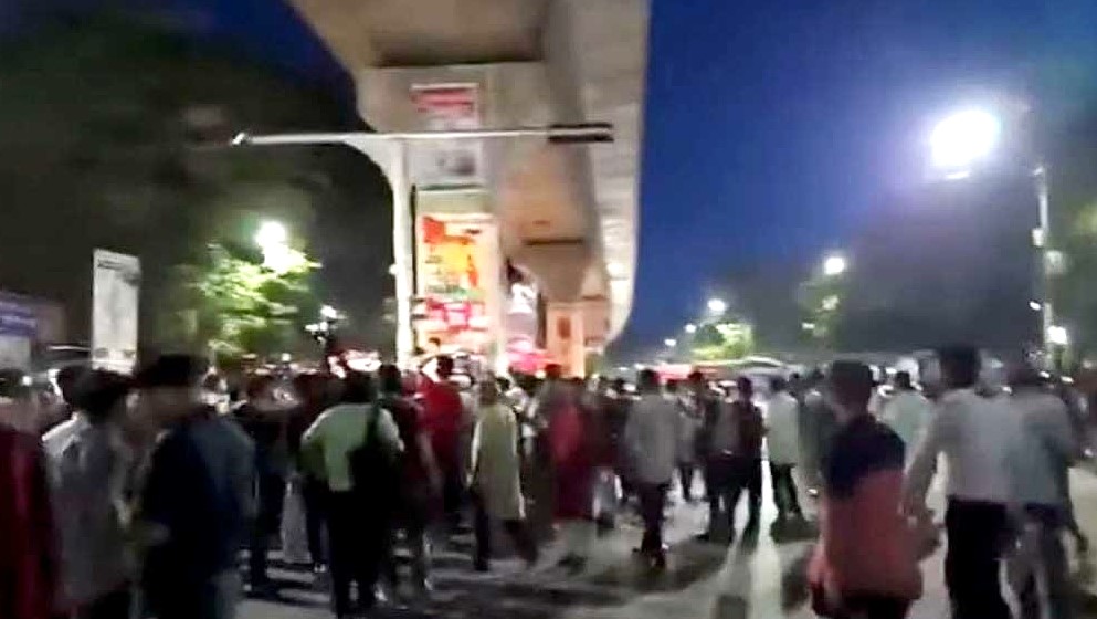 আল্টিমেটাম দিয়ে শাহবাগ ছাড়লেন এইচএসসি শিক্ষার্থীরা