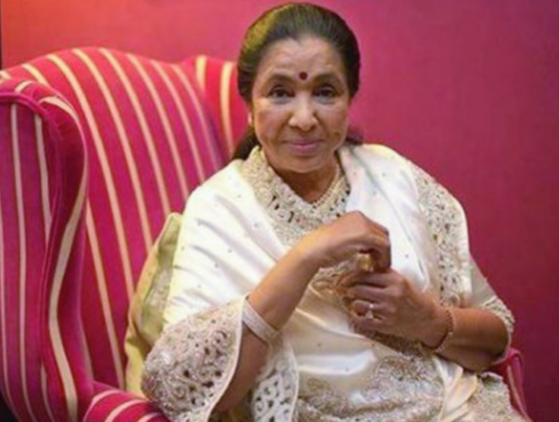 চলে গেলেন সঙ্গীত শিল্পী আশা ভোসলে