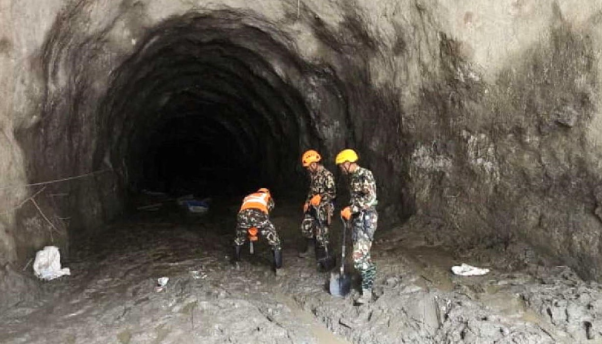 নেপালে ভয়াবহ বন্যায় মৃত বেড়ে ১২৯০, নিখোঁজ ৫ হাজারের বেশি