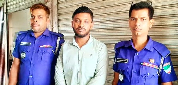 সাতক্ষীরার কালীগঞ্জে ভুয়া ডাক্তার গ্রেপ্তার