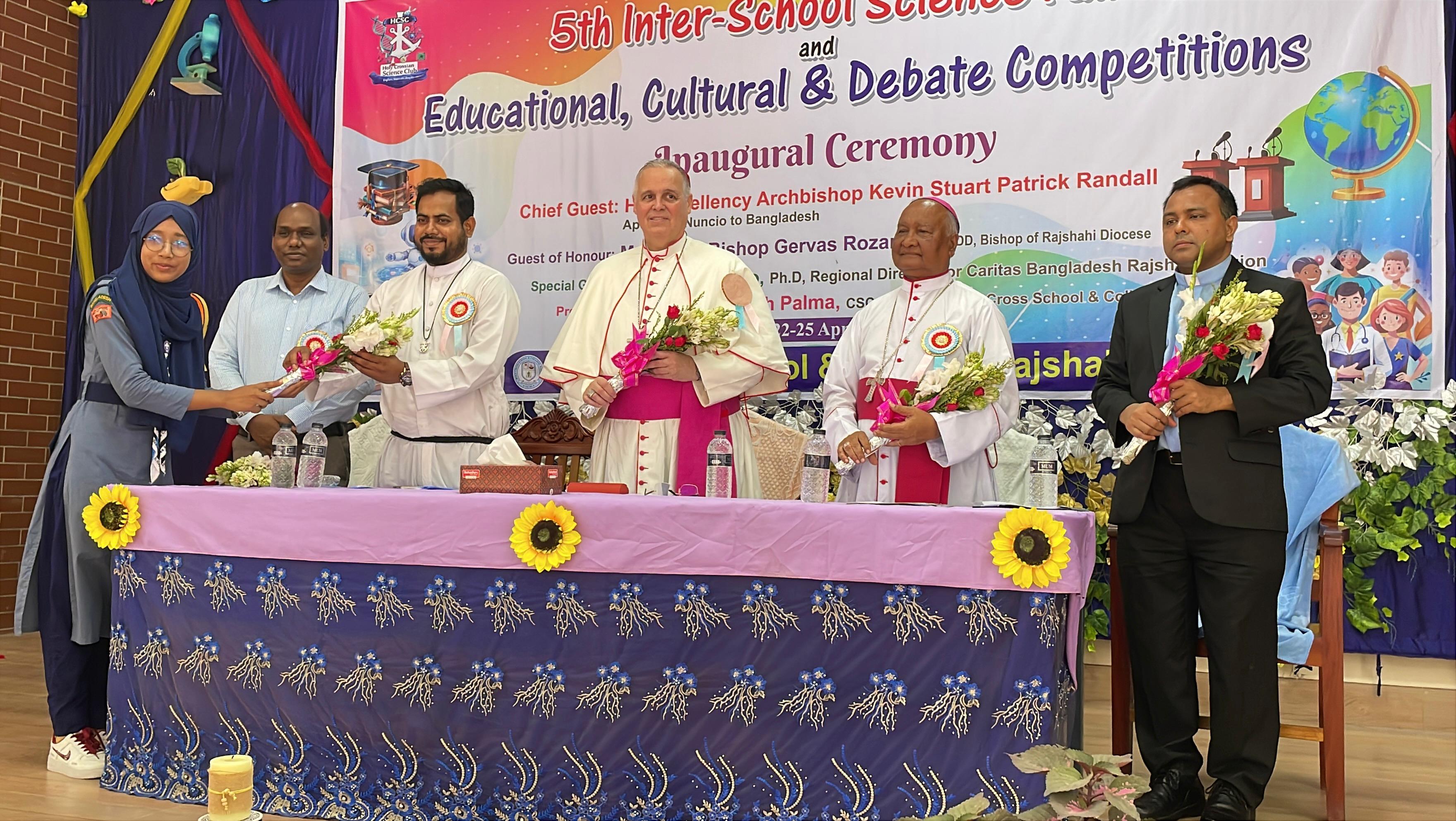 রাজশাহীতে হলিক্রসে বিজ্ঞান-সংস্কৃতির মিলনমেলা, বর্ণিল আয়োজনে শুরু ৫ম আন্তঃস্কুল মেলা