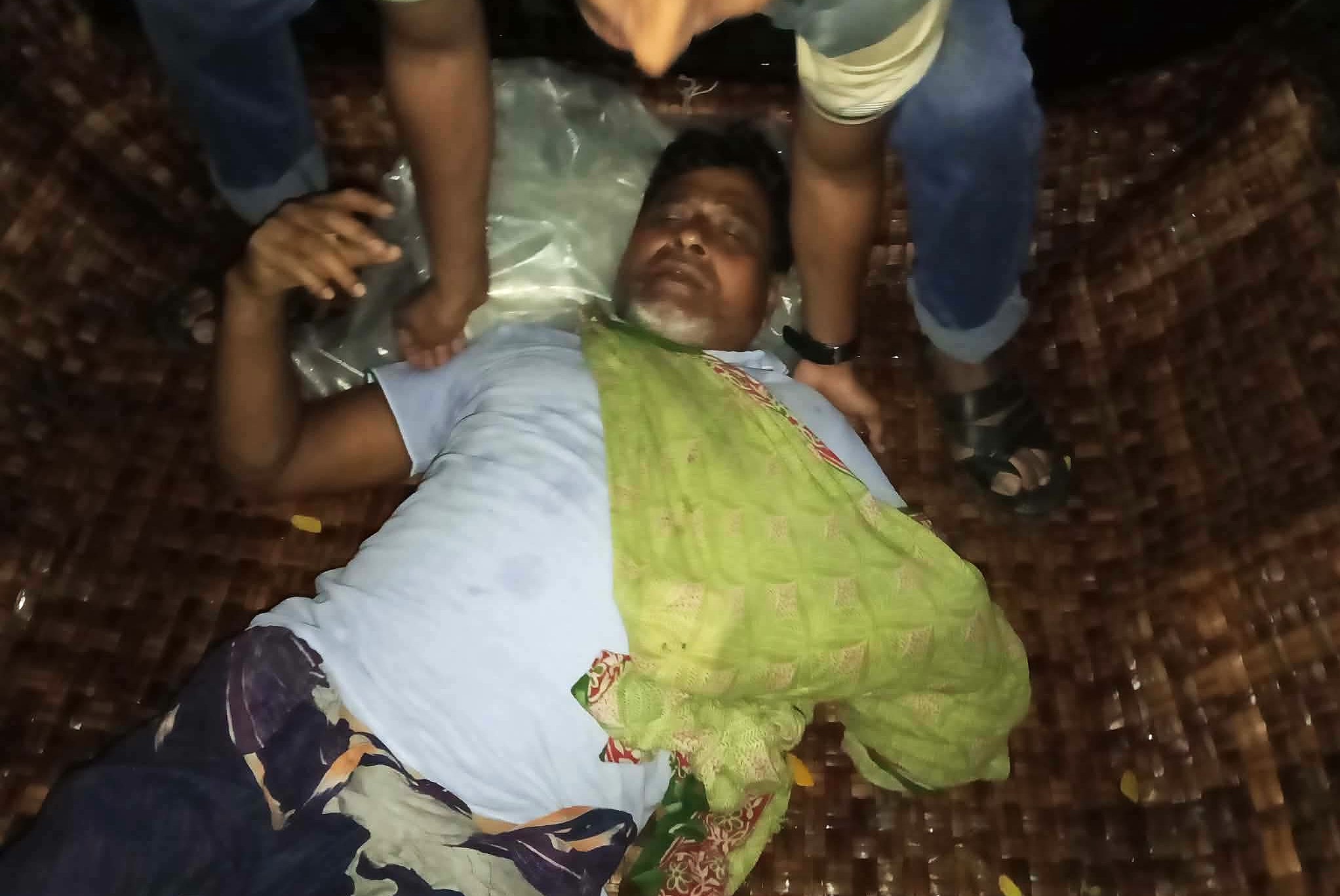 পূর্ব শত্রুতার জেরে বানারীপাড়ায় নৃশংসভাবে কুপিয়ে জখম, ঢাকায় প্রেরণ