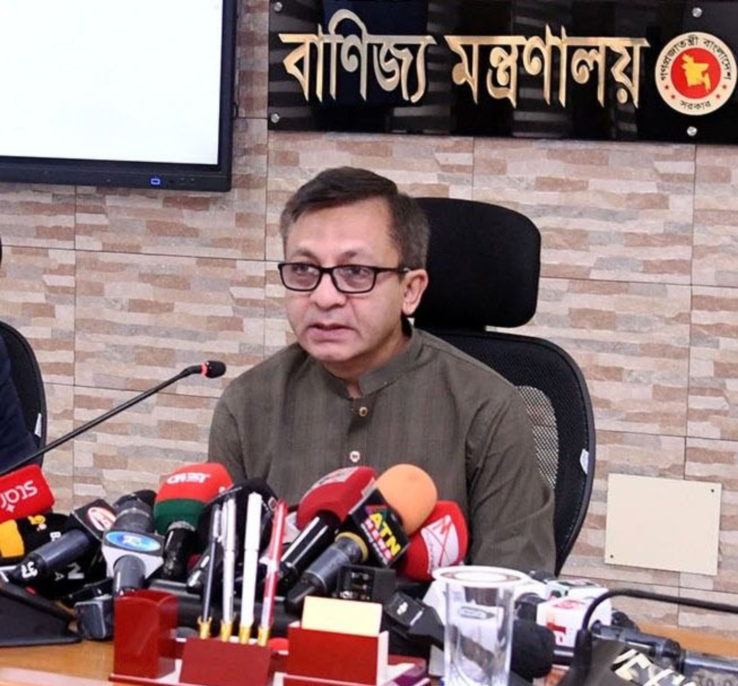 সরকার কৃত্রিম সংকট বা কারসাজি বরদাশ্ত করবে না: বাণিজ্যমন্ত্রী