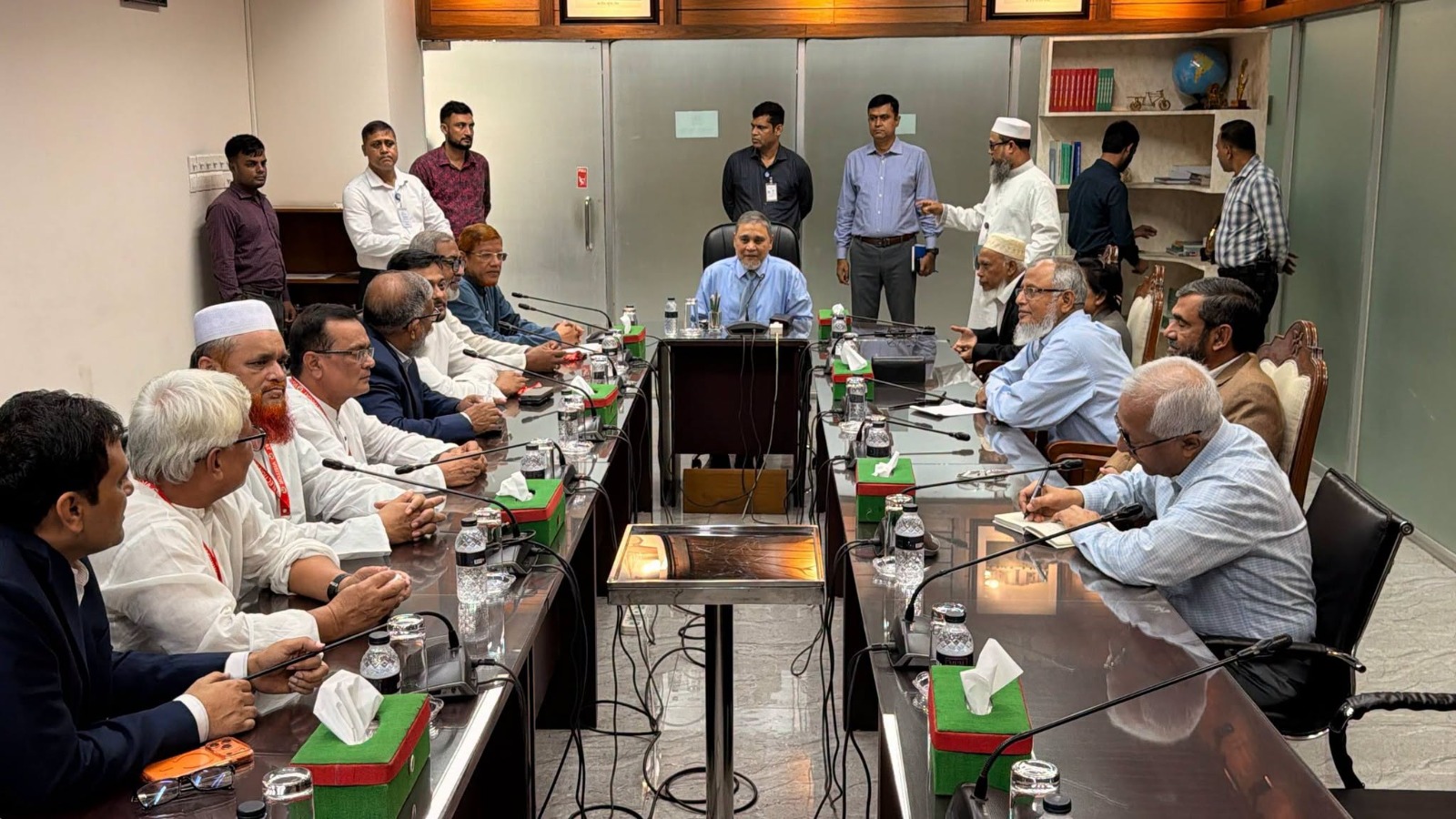 প্রধান নির্বাচন কমিশনারের সঙ্গে ১১ দলীয় ঐক্যের বৈঠক, ঠাকুরগাঁওয়ে সেনা মোতায়েনের দাবি