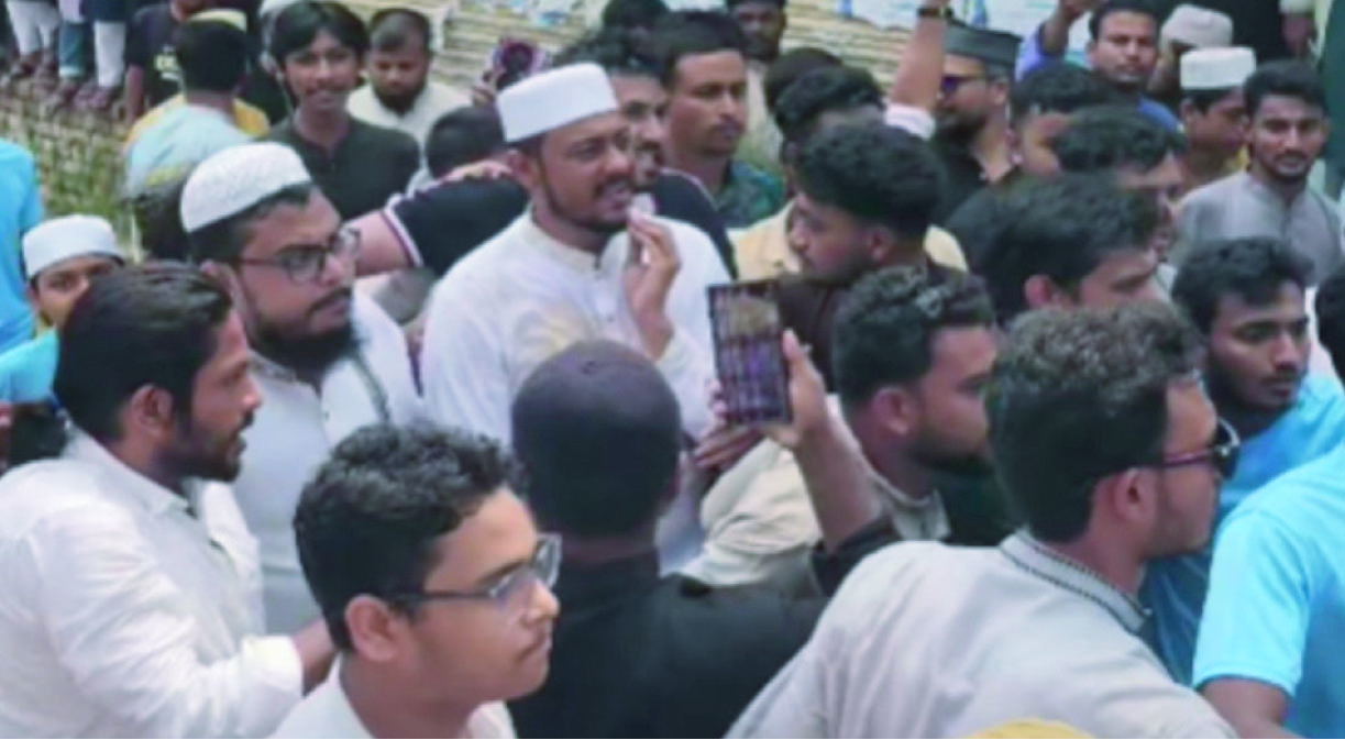 ঝিনাইদহে এনসিপি নেতা নাসীরুদ্দীন পাটওয়ারীর ওপর হামলা, ডিম নিক্ষেপ