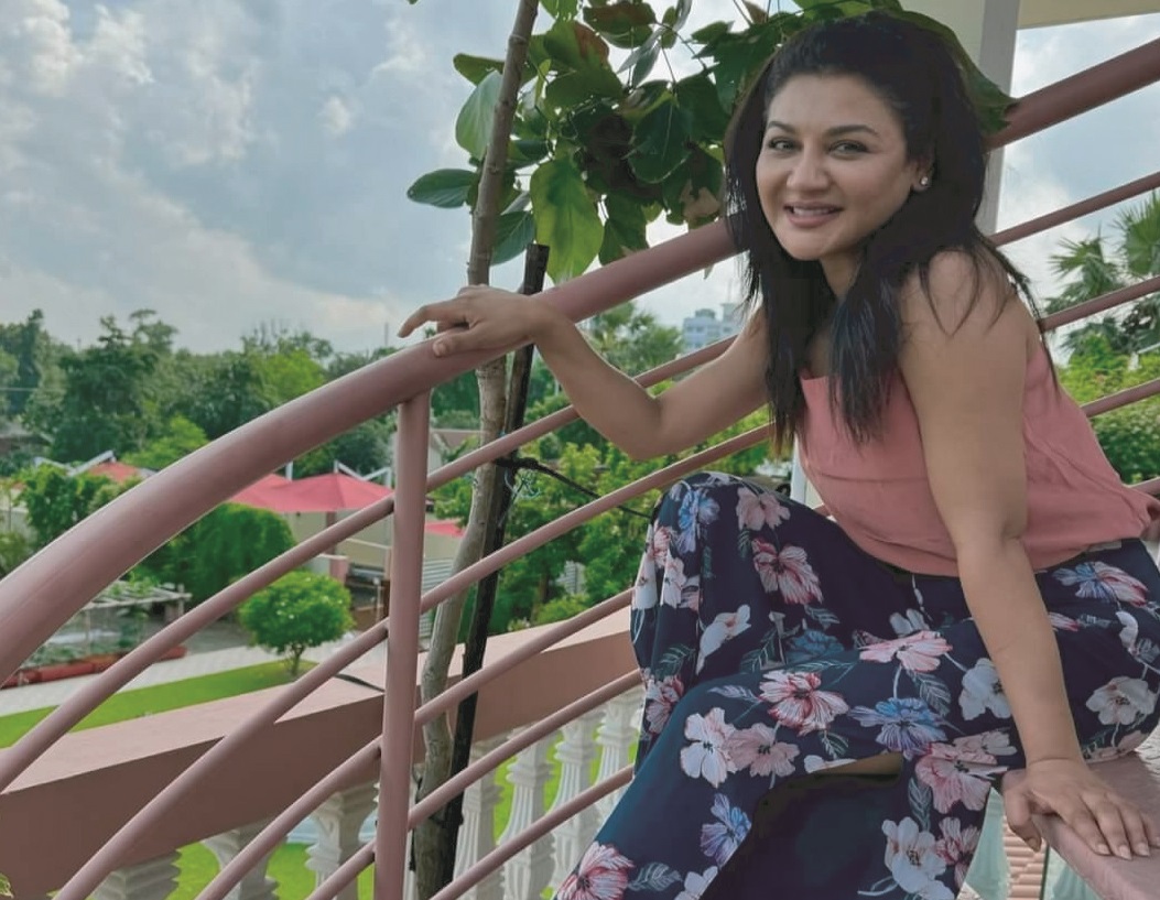 ‘মাঠে চাষ করেই ফিট থাকি আমি’: জয়া আহসান