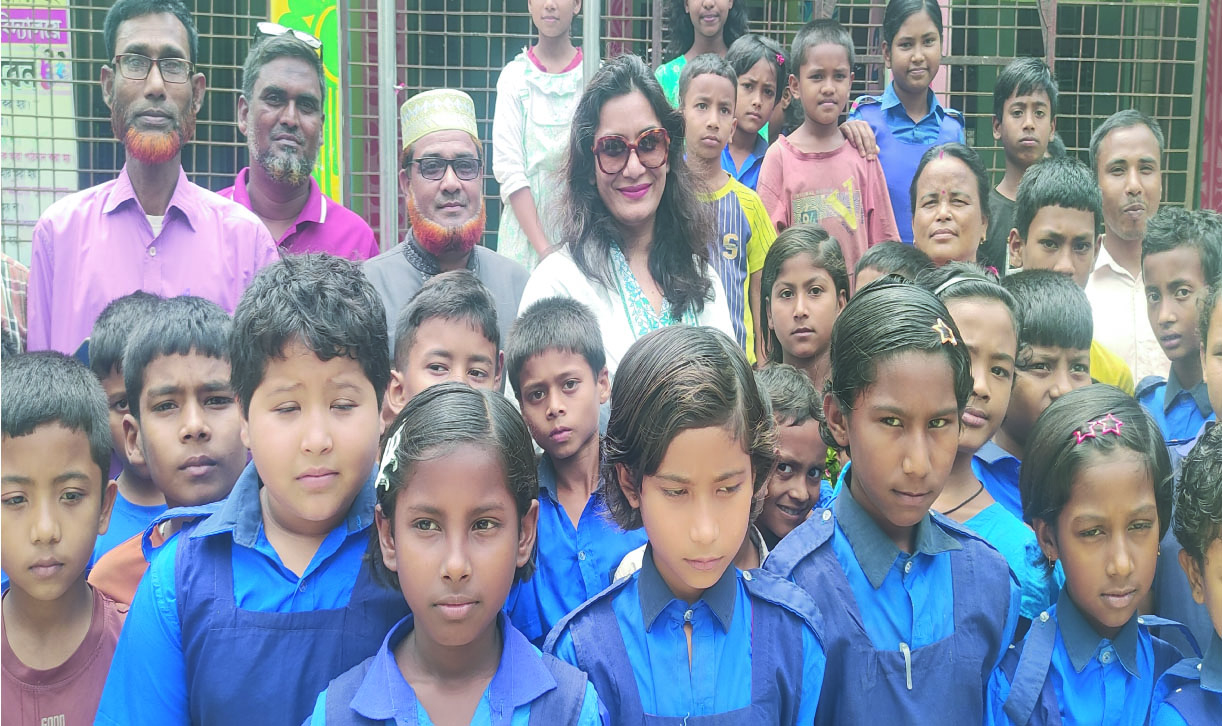 ঠাকুরগাঁওয়ে তাঁতশিল্প পুনরুজ্জীবনে আশার বার্তা দিলেন ডাঃ শামারুহ মির্জা।