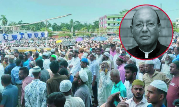 বাবা, মা ও স্ত্রীর কবরের পাশে চিরনিদ্রায় শায়িত তোফায়েল আহমেদ