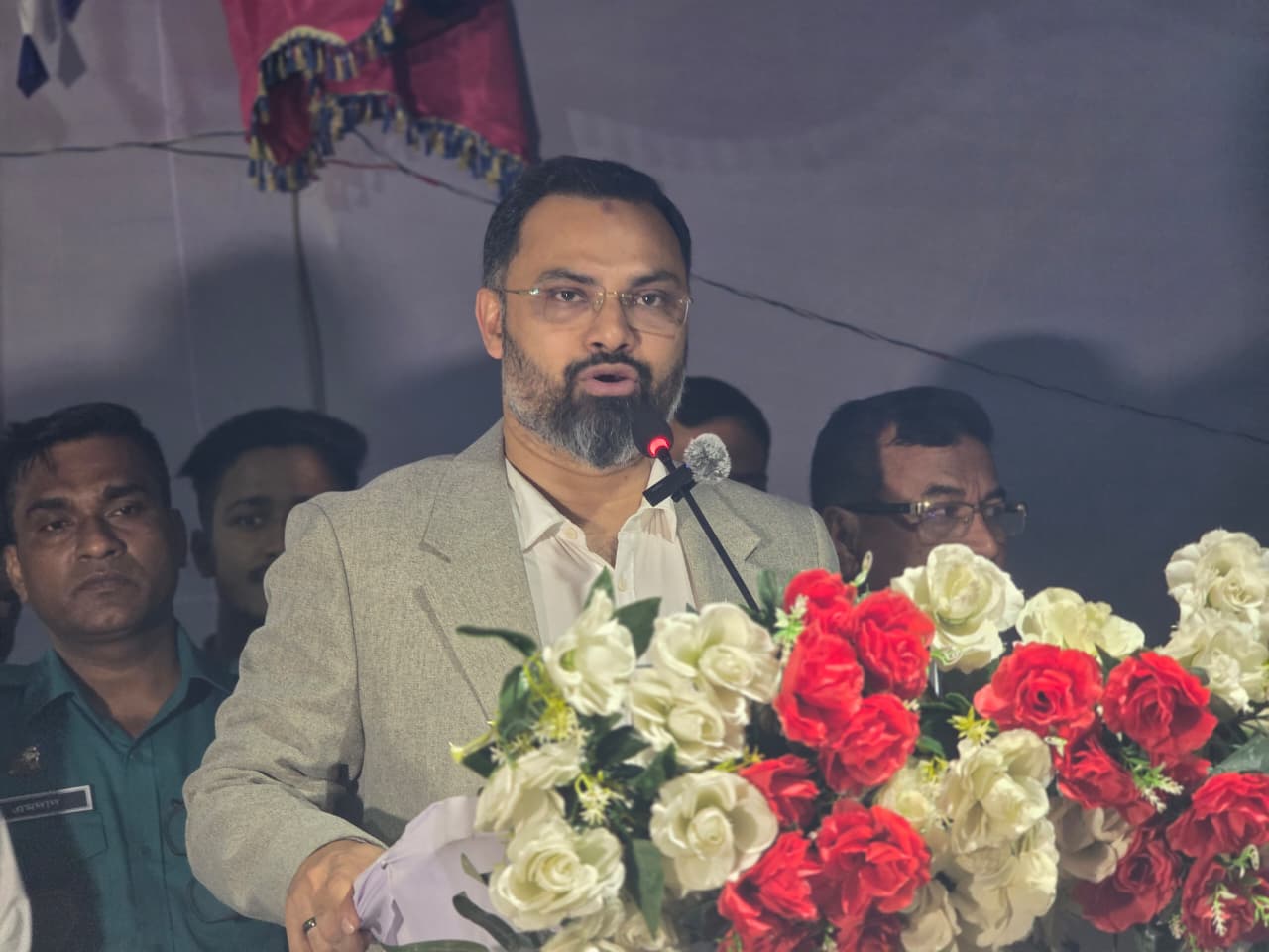 ফেসবুকে অপপ্রচার না করে জনগণের পাশে দাঁড়ান: প্রতিমন্ত্রী আমিনুল হক