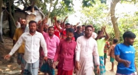 সুনামগঞ্জের ধর্মপাশায় কৃষি কার্ডের অনিয়মে বিক্ষোভ মিছিল