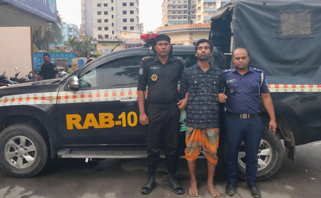 ফরিদপুরে ত্রিপল মার্ডার: গ্রেফতার মূল অভিযুক্ত