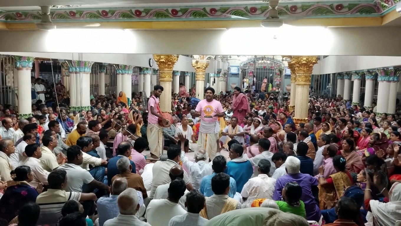 ফরিদপুর শ্রীঅঙ্গনে ধর্মীয় মহোৎসব:শেষ পর্যায়ে নয় দিনের মহানামযজ্ঞ