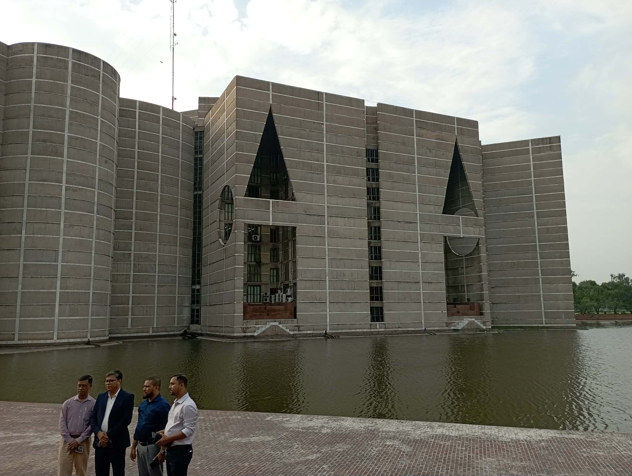 কাল রাত ৯টায় শপথ নিচ্ছেন সংরক্ষিত নারী এমপিরা