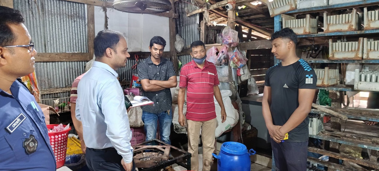 পিরোজপুরে ক্ষতিকর উপাদান ব্যবহার করে আইসক্রিম উৎপাদন, ১ লাখ টাকা জরিমানা